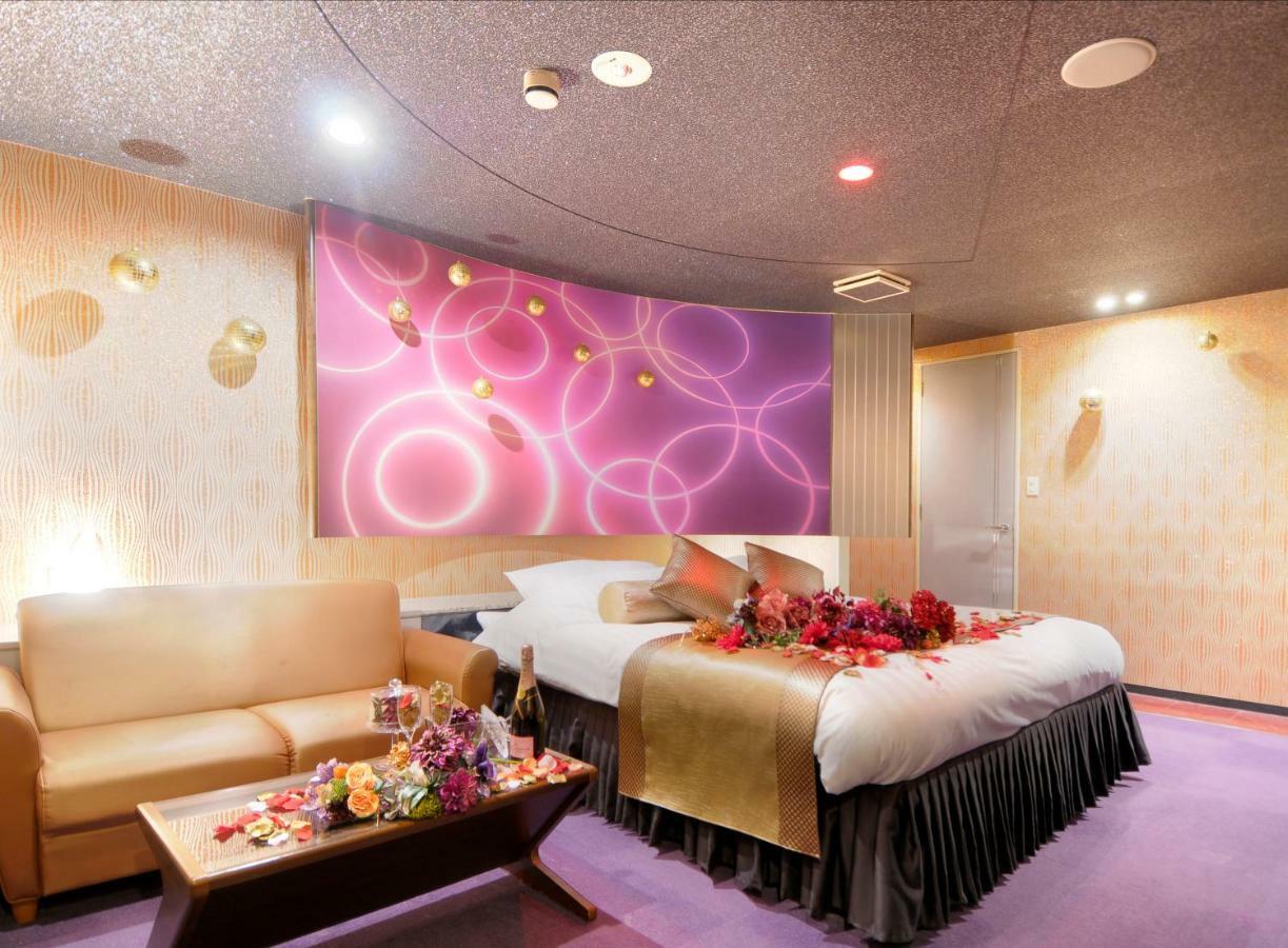 Hotel Love Ikutama -Adult Only Ōsaka Extérieur photo